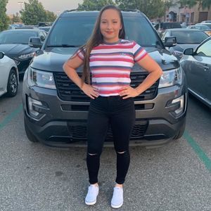 Meet your Posher, Avery